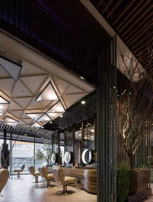 成(chéng)都(dōu)商鋪裝修