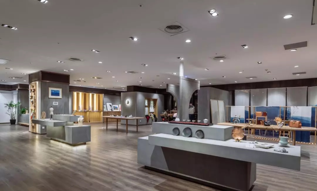 成(chéng)都(dōu)商鋪裝修