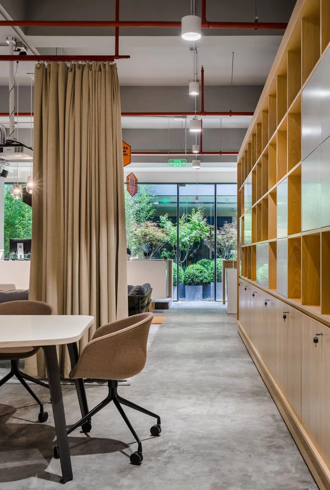 成(chéng)都(dōu)辦公室裝修