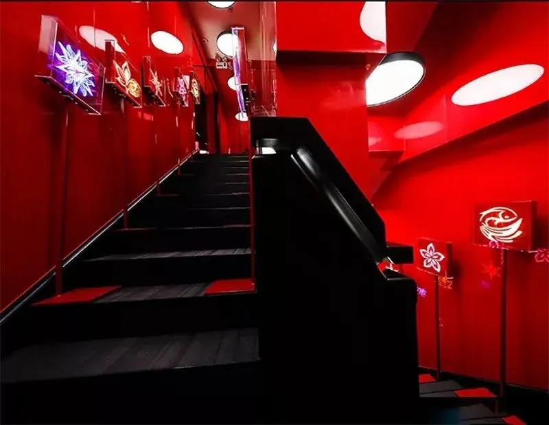 成(chéng)都(dōu)公裝公司